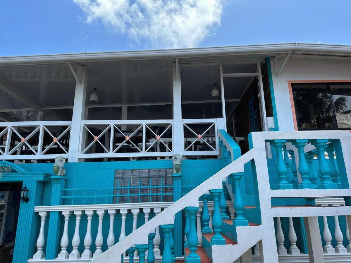 Los Delfines Hotel & Dive Center Little Corn Island Exterior foto